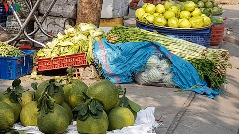 Không được che chắn và bảo quản đúng quy trình nên luôn tiềm ẩn nguy cơ bị nhiễm khuẩn và ảnh hưởng đến sức khỏe (đường Phạm Thế Hiển, quận 8).