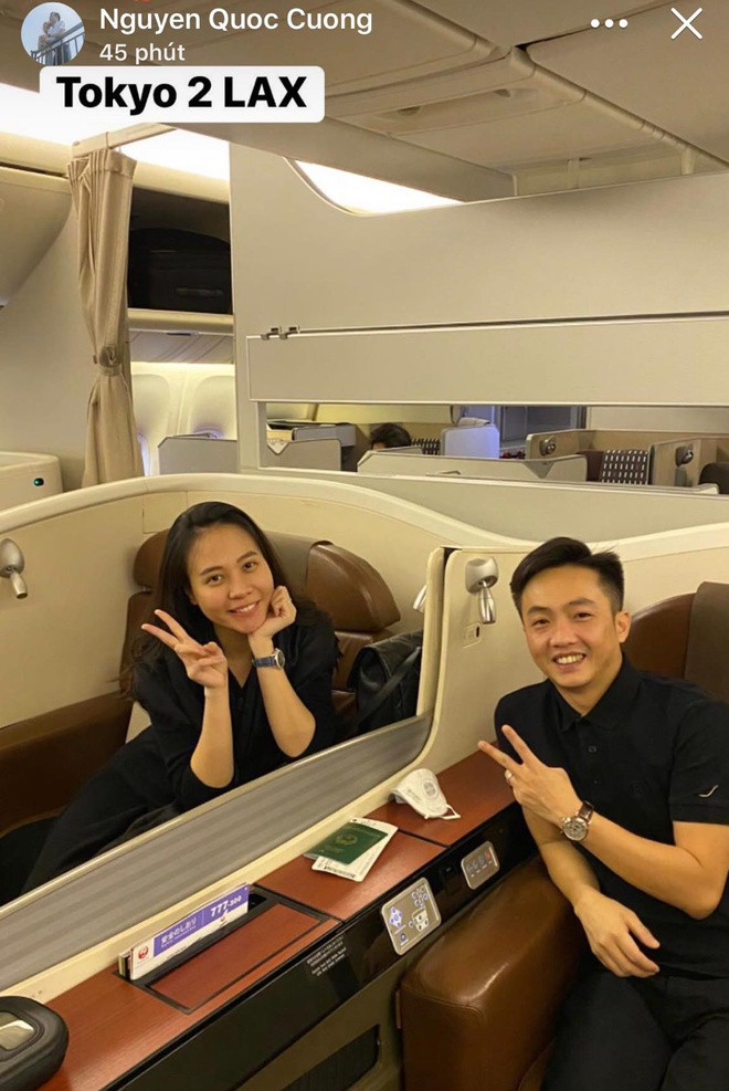 Trong khi đó, vợ chồng Cường Đô La - Đàm Thu Trang cũng khởi đầu năm mới bằng chuyến xuất ngoại. (Ảnh: Zing.vn)