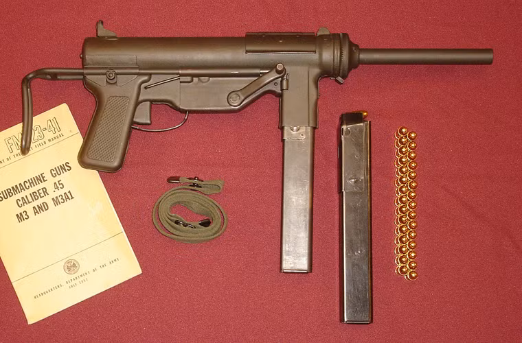 Trong CTTG 2, người Mỹ còn phát triển và sản xuất tới 700.000 khẩu súng tiểu liên M3 Grease Gun trong các năm 1943-1945 nhằm thay thế khẩu Thompson. Tuy nhiên, sau cùng thì chúng được dùng song song trong CTTG 2.