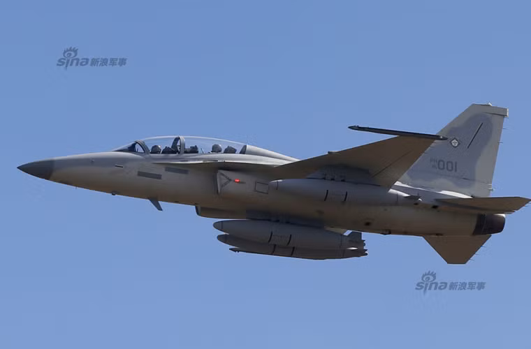 Sở dĩ người Philippines hết sức vui mừng khi đón nhận hai chiếc FA-50PH vì suốt hơn 10 năm qua, họ đã không có các máy bay chiến đấu phản lực siêu âm.