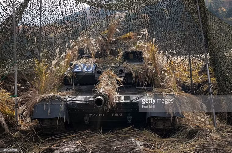 Cuộc tập trận được tiến hành vào cuối tháng 11 với sự tham gia các nhiều loại vũ khí hiện đại trong lực lượng Phòng vệ Nhật Bản (JSDF), mà điển hình là các xe tăng Type 10 và Type 74.