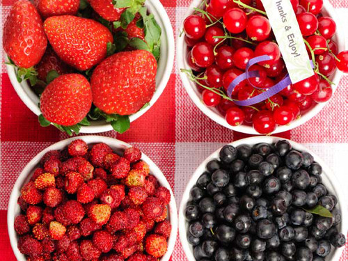 Anh đào và các loại quả mọng. Ngoài rau họ cải, các chuyên gia còn khuyên nên tăng cường ăn anh đào và các loại quả mọng bởi chúng tốt cho não. Cụ thể, loại quả này rất giàu chất chống oxy hóa tốt cho việc nhận thức, tăng cường trí nhớ.