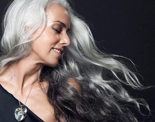 "Tôi tập thể dục thường xuyên song không theo đuổi các bài tập quá sức. Đặc biệt, tôi hạn chế dùng thuốc tối đa có thể. Quan điểm chăm sóc sức khỏe của tôi thiên về hòa mình với thiên nhiên thay vì tìm cách chống đối nó”.