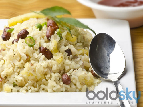 Nhịn bữa sáng cũng thuộc nhóm những thói quen vô bổ cần loại bỏ. Không ăn sáng, bạn sẽ có nguy cơ bị cáu kỉnh và cảm thấy u ám cả ngày. Nhiều nghiên cứu còn chỉ ra nam giới trở nên sắc bén hơn trong công việc và có tâm trạng tổng thể tốt hơn khi họ có bữa sáng trước khi làm việc.