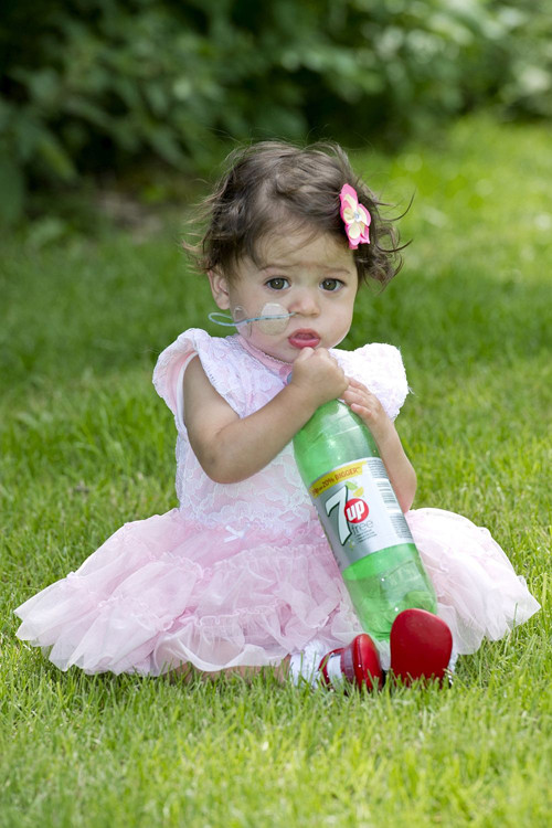 Sau 14 tuần chăm sóc đặc biệt, cân nặng Matilda nhỉnh lên và em được xuất viện về nhà. Hiện bé được 14 tháng, nặng gần 6kg và chỉ mặc vừa quần áo cho trẻ từ 3 – 6 tháng. Dù không biết những gì sẽ xảy ra với con song vợ chồng Laurie luôn tự hào về sự sức sống kì diệu của Matidal.