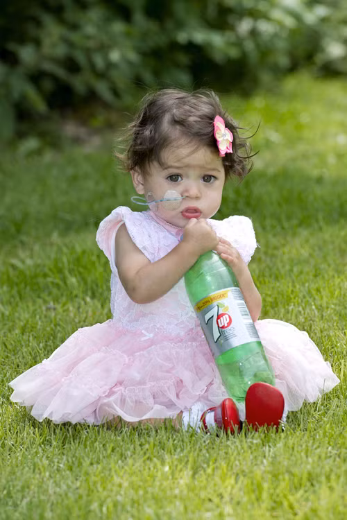 Sau 14 tuần chăm sóc đặc biệt, cân nặng Matilda nhỉnh lên và em được xuất viện về nhà. Hiện bé được 14 tháng, nặng gần 6kg và chỉ mặc vừa quần áo cho trẻ từ 3 – 6 tháng. Dù không biết những gì sẽ xảy ra với con song vợ chồng Laurie luôn tự hào về sự sức sống kì diệu của Matidal.