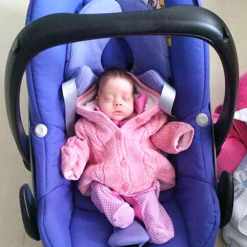 Lúc đó tôi vô cùng sửng sốt song vui vẻ đón nhận con bé. Tôi khám sức khỏe đều đặn, mọi thứ đều tốt. Tuy nhiên, khi bé được 24 tuần tôi bắt đầu trở dạ và được chuyển tới cơ sở y tế tại Oldham, Greater Manchester (Anh). Tại đây, các bác sĩ dự đoán cơ hội sống sót của bé ít hơn 30%. Tôi cũng được tiêm steroid nhằm ngăn chặn quá trình trở dạ. Mọi việc diễn ra không như mong đợi, cuối cùng tôi sinh mổ. Dường như quá yếu, Matilda thậm chí không thể cất tiếng khóc khi chào đời.