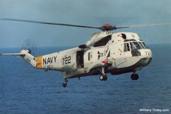 SH-3 Sea King là dòng trực thăng chống ngầm kiêm vận tải chủ lực của Hải quân Mỹ những năm Chiến tranh Lạnh. Theo Military-today, đây là trực thăng đầu tiên trên thế giới có khả năng hạ cánh trên mặt nước trong các nhiệm vụ cứu hộ. Bên cạnh đó, SH-3 được trang bị đầy đủ cảm biến và vũ khí cho nhiệm vụ chống ngầm.