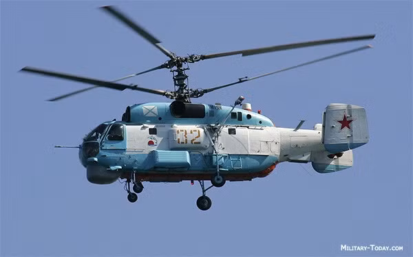 Ka-27PL là một sản phẩm độc đáo của tập đoàn Kamov phục vụ trong Hải quân Nga từ năm 1982. Theo Military-today, ưu điểm nổi bật của Ka-27PL là khả năng hoạt động rất ổn định trên mặt nước nhờ thiết kế rotor đồng trục. Đặc tính bay ưu việt cho phép nó quần thảo trên biển để truy vết tàu ngầm đối phương.