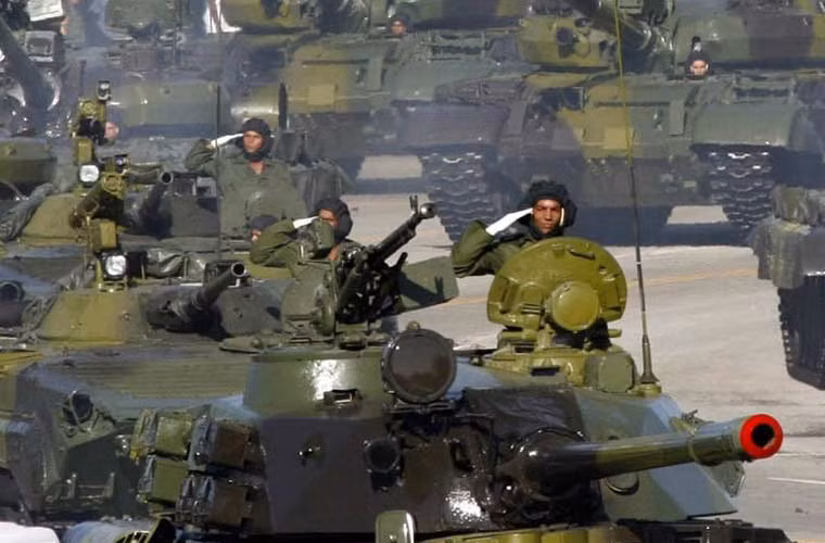 Than phuc dan vu khi tu che cua Quan doi Cuba