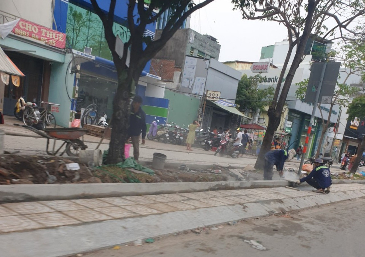 TPHCM: Van Thanh Dat dang lam gi tai via he duong Dien Bien Phu?-Hinh-9