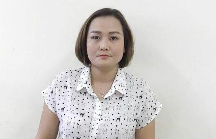  Không có giấy phép vẫn quảng cáo tuyển người đi xuất khẩu lao động: Dù Công ty không được cấp giấy phép hoạt động dịch vụ đưa người lao động đi làm việc ở nước ngoài, không được cấp Giấy chứng nhận kinh doanh dịch vụ tư vấn du học, nhưng Nguyễn Thị Lan Anh (SN 1987, ở Hòa Bình) vẫn tư vấn, chiếm đoạt gần 1 tỷ đồng của 5 bị hại. Ngày 12/10, Anh bị Công an quận Nam Từ Liêm bắt tạm giam.