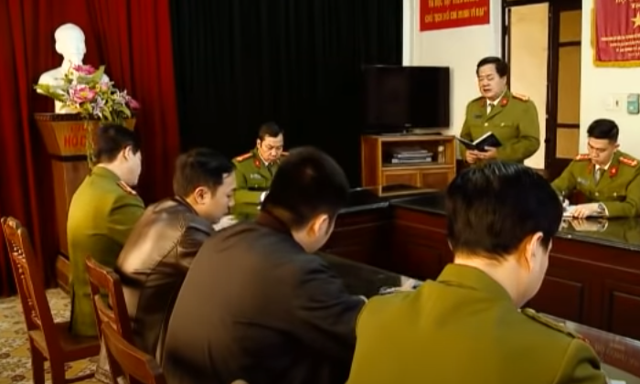 Nhận tin báo, Công an TP Sông Công, Thái Nguyên phối hợp các lực lượng chức năng tổ chức đưa nạn nhân đi cấp cứu, phối hợp bảo vệ hiện trường. Xác định đây là vụ án nghiêm trọng, lại xảy ra giáp Tết nên lực lượng Công an nhanh chóng tập trung lực lượng điều tra.