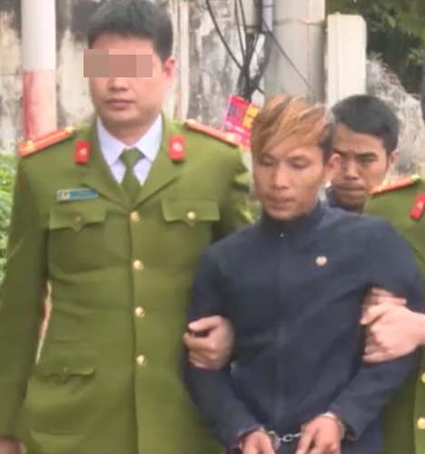 Trưa 9/2/2017, tại bến xe thị trấn Rạng Đông, trinh sát phát hiện đối tượng ngồi trên chiếc xe buýt nên đã tiến hành vây bắt. Thấy bóng Công an, Quảng lập tức bỏ chạy nhưng được hơn 500m thì bị tóm gọn. Khi mới bị triệu tập, đối tượng rất quanh co, không chịu khai nhận gì, nhưng với chiếc điện thoại của nạn nhân mà y đang sử dụng, đối tượng đã phải cúi đầu nhận tội.