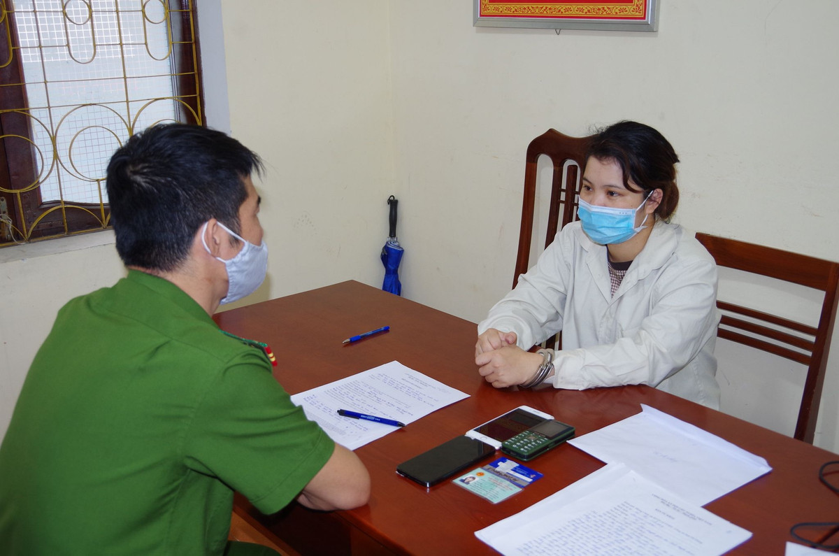 Bi “nguoi tinh ao” lua 4 ty, co gai tre soc khi biet su that