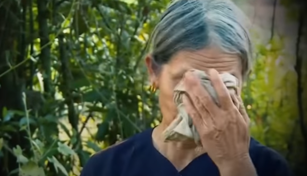 Và rồi sự bình yên đó đã bị phá tan, vào một ngày của tháng 1/2019. Người dân bàng hoàng khi hay tin có cháu bé bị sát hại và hung thủ là Lý Văn Cao (SN 1971) 1 người trong thôn và là hàng xóm của nạn nhân. Vụ án đã để lại niềm đau xót căm phẫn tiếc nuối và cả những bài học cho người ở lại.