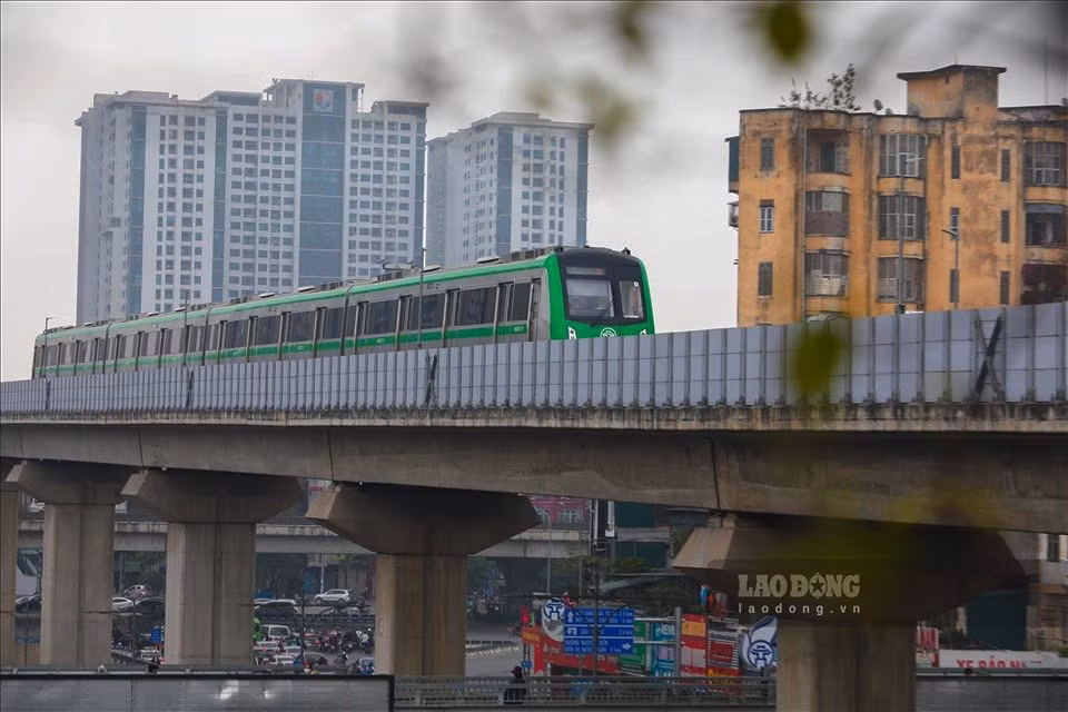 Sau 10 nam khoi cong, duong sat Cat Linh - Ha Dong gio the nao?