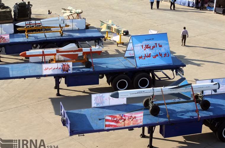 Các loại tên lửa không đối hạm và không đối không được Iran giới thiệu tại triển lãm.