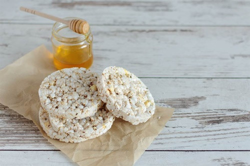 An qua vat bo mua, ca 3 con gai mat mang vi...