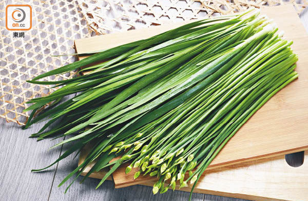 Ăn rau hẹ thường xuyên có thể giúp ngăn ngừa ung thư và một số bệnh khác. Đặc biệt, đối với bệnh ung thư đại trực tràng, rau hẹ có ngăn ngừa rất mạnh, nó cũng rất hữu ích trong việc hỗ trợ điều trị căn bệnh này.