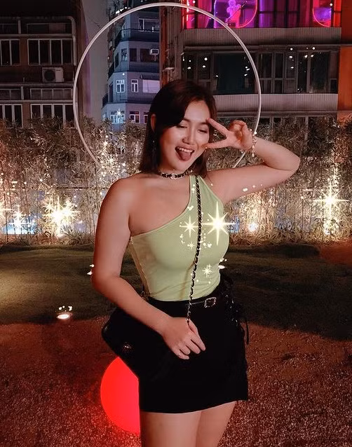 Bạch Vân cũng chia sẻ thêm rằng, cô nàng yêu thích thời trang gợi cảm nhưng cũng sẽ không bao giờ đi quá đà để trở thành phản cảm.