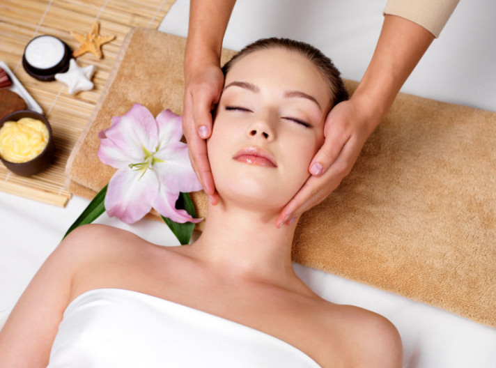 Các chuyên gia y tế khuyên rằng, đừng tự ý massage vùng rốn, đặc biệt khi đi massage yêu cầu nhân viên không được động chạm đến bộ phận này.