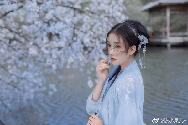 Thế nhưng, kết cục thứ ba, cũng là kết cục bi thảm nhất, đó là cũng có nữ quan không may bị hoàng đế trừng phạt vì một số lời nói và việc làm không hợp mắt của thiên tử. Có người vì ảo tưởng tương lai không thuộc về mình mà mất mạng dù vừa mới ân ái cùng vua.