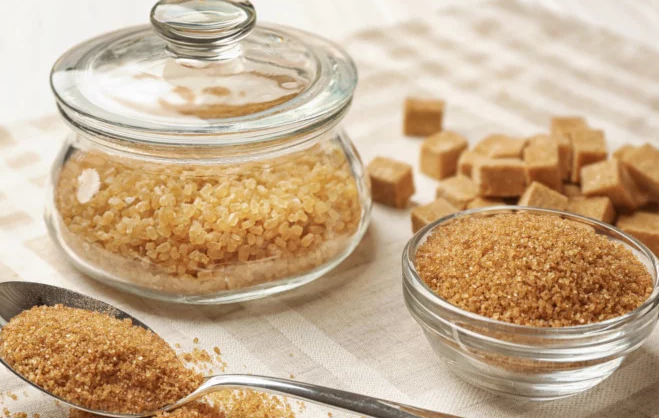 Cô Dương, một phụ nữ người Trung Quốc, đi kiểm tra sức khỏe cách đây vài ngày. Ngoài vấn đề béo phì, cô còn tình cờ phát hiện ra mình bị tiểu đường. Điều này khiến cô Dương vô cùng sửng sốt. Sau khi nghe giải thích của bác sĩ, cô phát hiện, bệnh tiểu đường chính là do cô tự hại mình vì dùng đường nâu sai cách. (Ảnh minh họa)