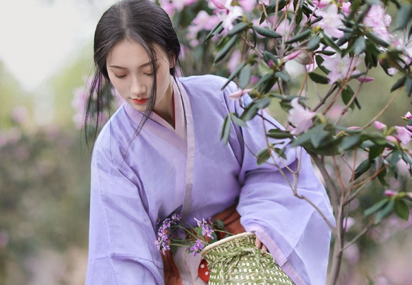 Thực tế, thời cổ đại đã có rất nhiều trường hợp bị nhiễm trùng, thậm chí bỏ mạng vì tránh thai không thành công. Đồng thời, cũng có nhiều đứa trẻ bị bỏ rơi, giết hại bởi chính cha mẹ, gia đình mình. Nguyên nhân chính là do chế độ phụ hệ và sự kiểm soát tổng dân số.