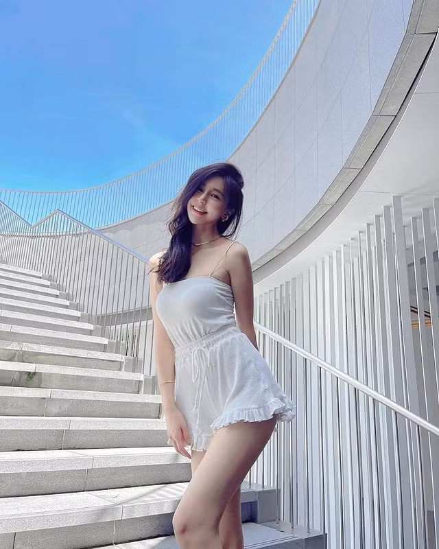 Thế nhưng cuối cùng, Cao Ngọc Văn lại chọn nghề tiếp viên hàng không để hiện thực hoá ước mơ của mình.