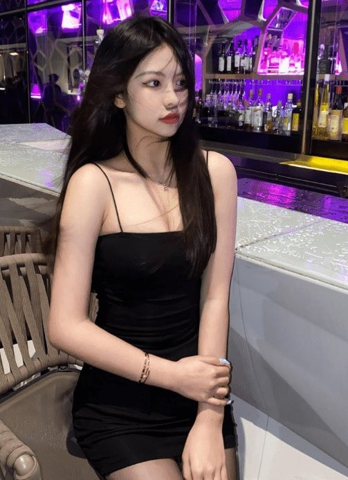 Nhiều cư dân mạng còn cho rằng, sắc vóc của Trương Hiểu Kỳ thực sự không thua kém bất cứ diễn viên, ca sĩ hay người mẫu nào.