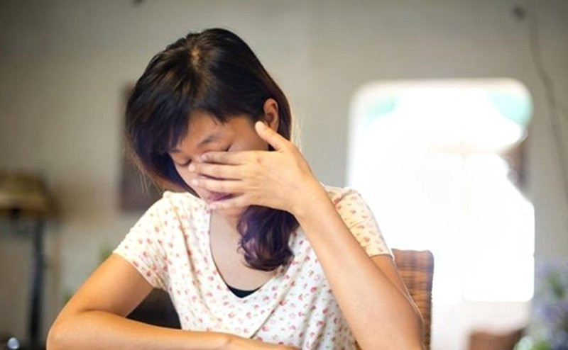 Ngoài ra, giật mí mắt thường liên quan đến tình trạng mỏi cơ, bạn có thể xoa bóp cơ thường xuyên để máu lưu thông quanh mắt và ức chế giật mí mắt do cơ quá mỏi.