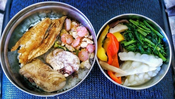 Cách đây vài ngày, một phụ nữ sống một mình ở Trung Quốc đã đột ngột ngất xỉu tại nhà. Sau khi khám sức khỏe khẩn cấp, cô được phát hiện mắc chứng “thiếu máu trầm trọng” do các món ăn để qua đêm gây ra. Bác sĩ chỉ ra rằng việc ăn rau để qua đêm lâu ngày ẩn chứa nhiều nguy cơ ảnh hưởng đến sức khỏe. (Ảnh minh họa)