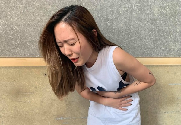 Theo thống kê từ Báo cáo Ung thư của Tổ chức Y tế Thế giới, hơn 1 triệu người trên thế giới mắc bệnh ung thư dạ dày mỗi năm, và tỷ lệ nam giới mắc bệnh cao gấp đôi nữ giới. Ngoài tiền sử gia đình, tuổi tác và giới tính, ung thư dạ dày còn liên quan nhiều đến cuộc sống, công việc và nghỉ ngơi, thói quen ăn uống và sinh hoạt của mỗi người. (Ảnh minh họa)