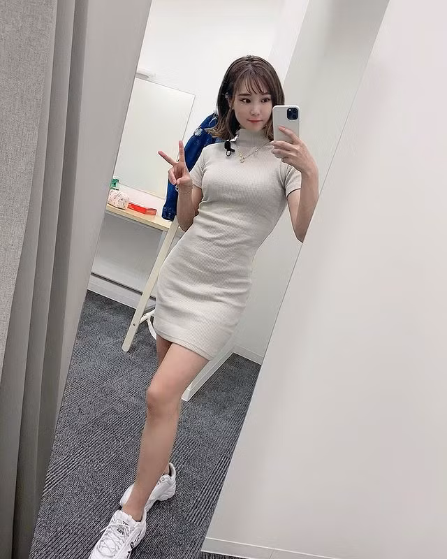 Được biết, nữ nha sĩ Manaka Nishihara năm nay 25 tuổi thế nhưng cô nàng đã nổi tiếng từ những năm cấp 2.