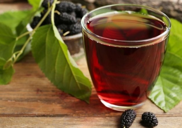 Bác sĩ dinh dưỡng Lâm Lỵ Sầm người Đài Loan mới đây đã chia sẻ về một trường hợp bệnh nhân uống nước lá dâu tằm để hạ đường huyết, ai ngờ đường huyết còn tăng mạnh hơn.