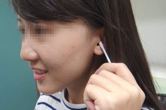 Hơn nữa, có tới 3 tác dụng của ráy tai rất quý, có thể giúp bảo vệ tai, vì thế bạn đừng kỳ thị, ghét bỏ chúng.