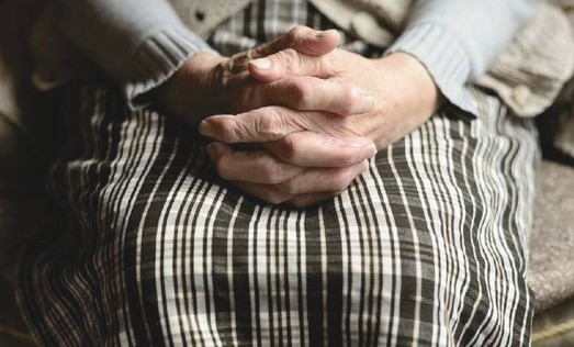 Cu ba o vien duong lao mac benh tinh duc, y ta lo mat... benh hoan