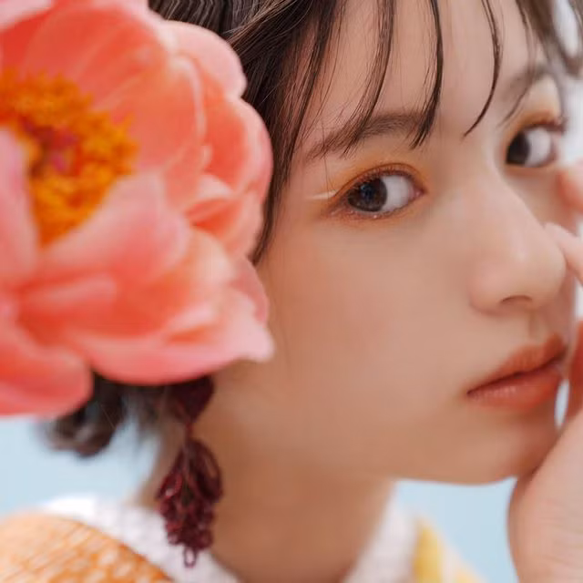  Thiếu nữ xinh đẹp Nhật Bản Mizuho Sakamoto mới 16 tuổi nhưng đã là người mẫu độc quyền cho tạp chí thời trang nổi tiếng Ranzuki. Cô nàng gây ấn tượng với nhan sắc ngọt ngào và nụ cười tỏa nắng.