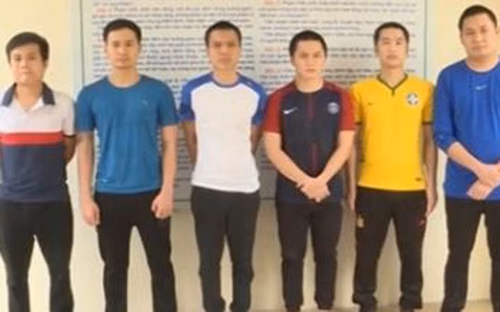 Các đối tượng cá độ bóng đá. Nguồn ảnh: ANTĐ