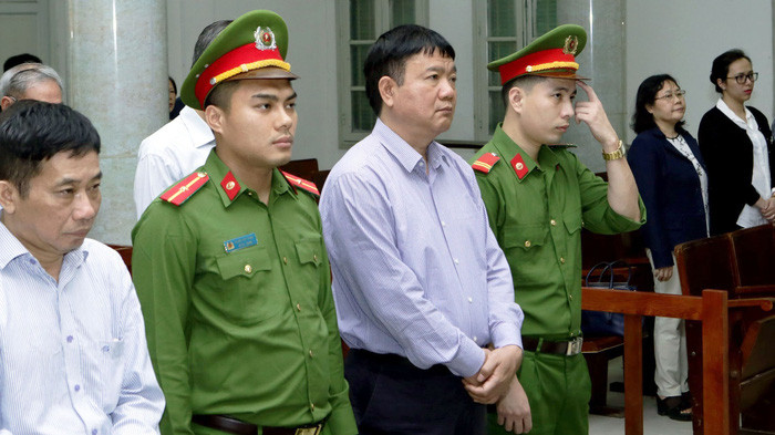 Bị cáo Đinh La Thăng cùng các đồng phạm trong vụ án nghe tòa tuyên án - Ảnh: TTXVN