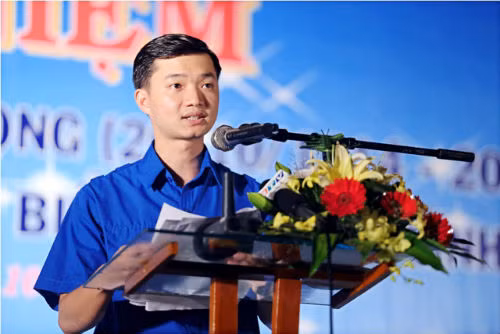 Ông Nguyễn Minh Triết là Ủy viên Ban chấp hành, Phó Trưởng ban Thanh niên trường học Trung ương Đoàn, Giám đốc Trung tâm hỗ trợ và phát triển sinh viên Việt Nam. Tại địa phương này, ông Triết nhận nhiệm vụ Phó Bí thư Tỉnh đoàn Bình Định nhiệm kỳ 2013-2017.