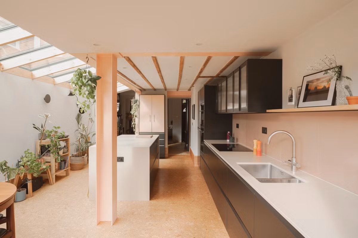 Cai tao khong gian sinh hoat chung cho nha dien tich nho-Hinh-3