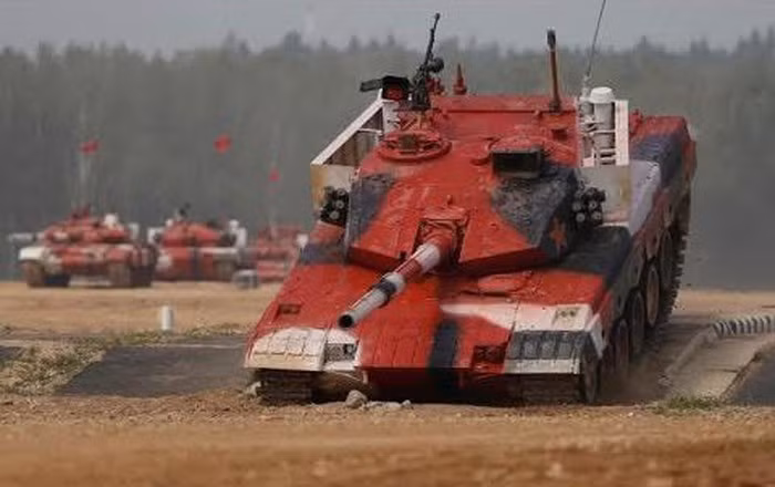 Đặc biệt trong vòng đua tốc độ, xe tăng T-72B3 của Nga có màn so tài trước Type-96B của Trung Quốc, không ngoài dự đoán, một lần nữa xe tăng quốc bảo của Trung Quốc lại thúc thủ trước đại diện của Nga.
