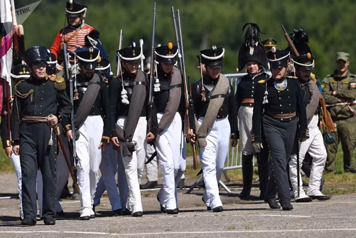 Nhóm binh sĩ Nga trong trận đánh trên bàn cờ.