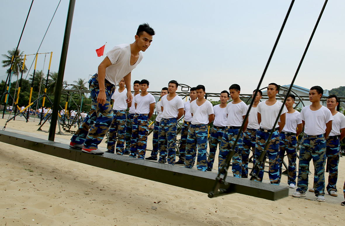 Lữ đoàn Hải quân đã tăng từ 15% đến 25% thời gian huấn luyện thể lực, hoạt động thể thao với khẩu hiệu hành động “Khỏe để xây dựng và bảo vệ Tổ quốc”; chú trọng huấn luyện bơi, võ thuật chiến đấu tay không và các hoạt động thể thao rèn luyện nâng cao thể lực, sức bền và khả năng cơ động cho bộ đội trong mọi điều kiện, môi trường, thời tiết, nhất là khi thực hiện nhiệm vụ trên biển.