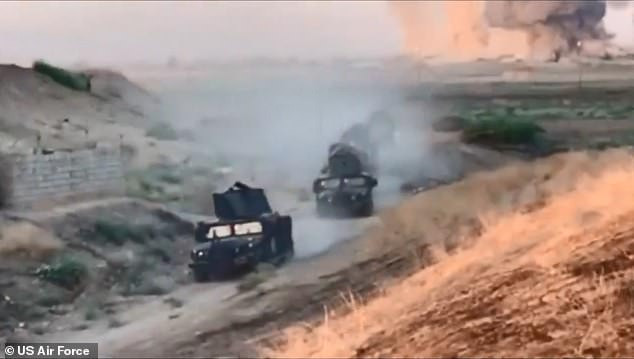 Mỹ cùng một loạt nước đồng minh đã thiết lập một liên minh chống tổ chức khủng bố Nhà nước Hồi giáo tự xưng (IS) với số thành viên tham gia lên tới hơn 70 nước. Liên minh này chính thức phát động chiến dịch không kích nhằm vào IS từ tháng 8 năm 2014, bắt đầu từ chiến trường Iraq. Một tháng sau, liên minh chống IS do Mỹ dẫn đầu bắt đầu tấn công vào các mục tiêu của nhóm khủng bố này ở Syria.