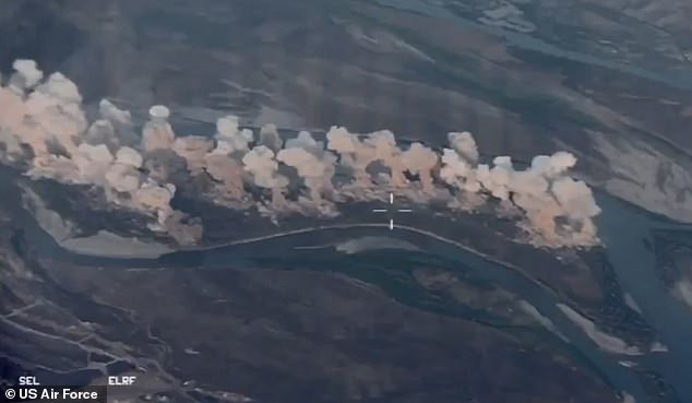 Lực lượng liên quân vẫn tiếp tục thực hiện các chiến dịch quét sạch dưới mặt đất để tiêu diệt những tàn dư của IS trên đảo. Mặc dù IS đã bị tiêu diệt ở Iraq nhưng những thành phần tàn dư còn ẩn náu ở nước này vẫn thực hiện các cuộc đánh bom chết chóc. Tuần trước, ông Hill cho biết trong một tuyên bố rằng, việc tấn công các chiến binh IS cũng như các mạng lưới hỗ trợ cho chúng trên khắp đất nước Iraq có thể giúp chính phủ Iraq tiếp tục duy trì các nỗ lực ổn định và tái thiết lại đất nước.