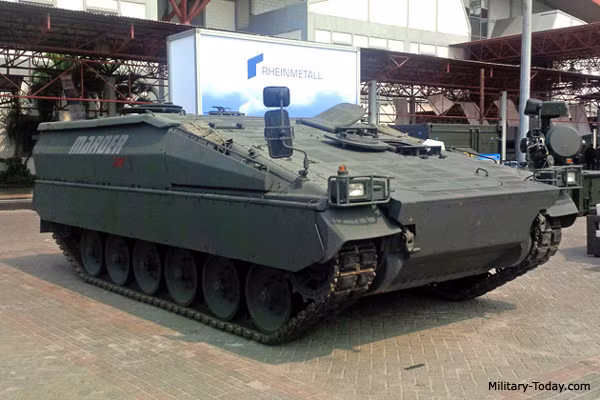 Ban đầu chương trình nâng cấp này được tạo ra để đáp ứng yêu cầu của quân đội Canada. Canada đang tìm kiếm một chiếc xe chiến đấu bộ binh cơ động cao và được bảo vệ tốt trong khoảng trọng lượng từ 30-45 tấn, để đi cùng với xe tăng chiến đấu chủ lực của họ. Quân đội Canada yêu cầu cho 108 xe. Tuy nhiên cuối cùng Rheinmetall không nhận được đơn đặt hàng sản xuất đến từ Canada. Hiện nay những chiếc xe bọc thép chở quân Marder được nâng cấp đang được đề xuất cho các nhà khai thác khác nhau như Marder Evolution. Nó đang được cung cấp như là một thay thế rẻ hơn cho Puma mới.