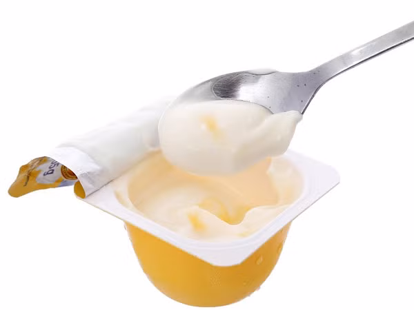 Tre may thang tuoi moi nen cho an vang sua?